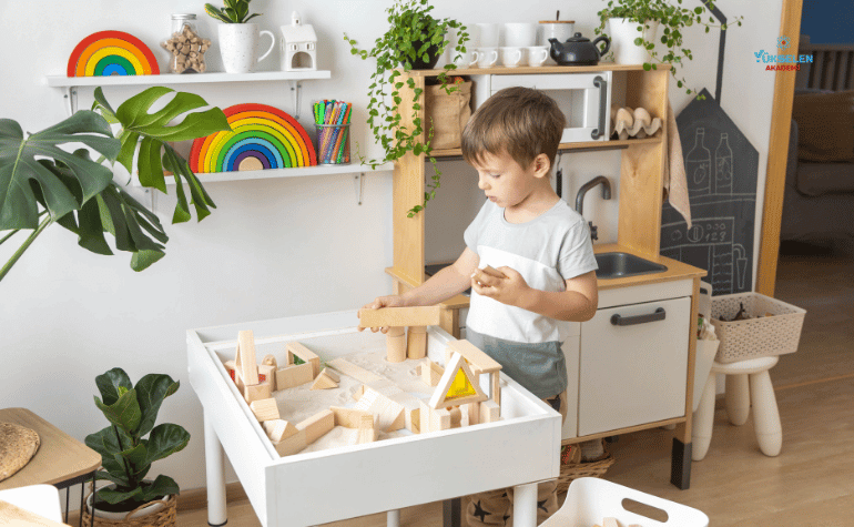 Montessori Eğitmen Eğitimi